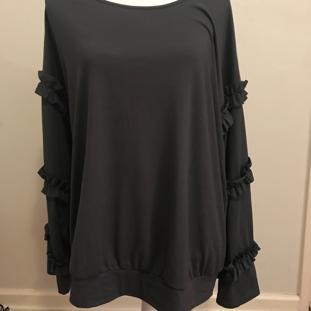 Good Luck Gem pullover top